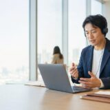 海外で働くためオンライン面接の英語を練習する社会人