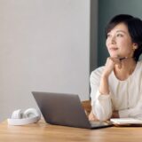 オンライン英会話を続けるか一度休むか落ち着いて考える英語学習者
