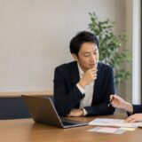仕事で必要な英語についてコーチと相談する社会人
