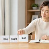 I am・I have・I like・I want・I canのカードで英会話を組み立てる大人の女性